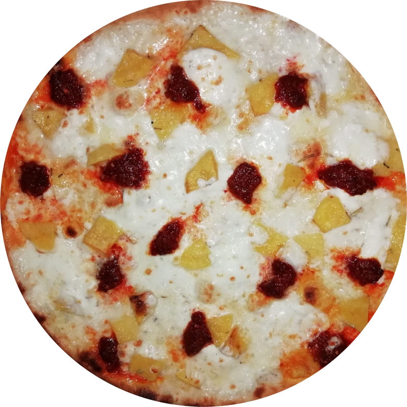 Chi Siamo Pizza calabrese con nduja piccante, mozzarella e pomodoro su impasto artigianale