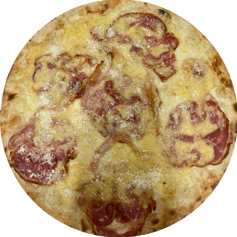 Chi Siamo Pizza carbonara con guanciale, uovo e pecorino su impasto artigianale